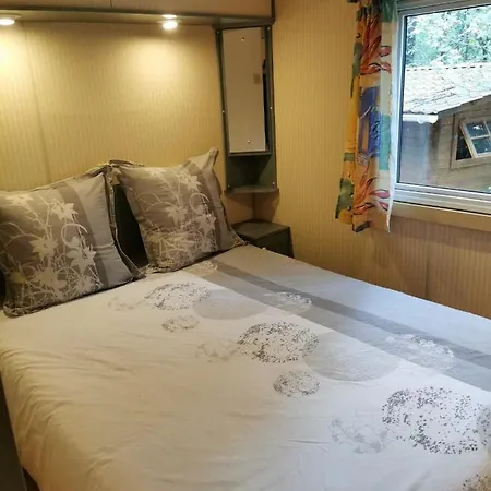 Domaine Des Barons De La Chasse -- Eco-domaine -- Campsite *
